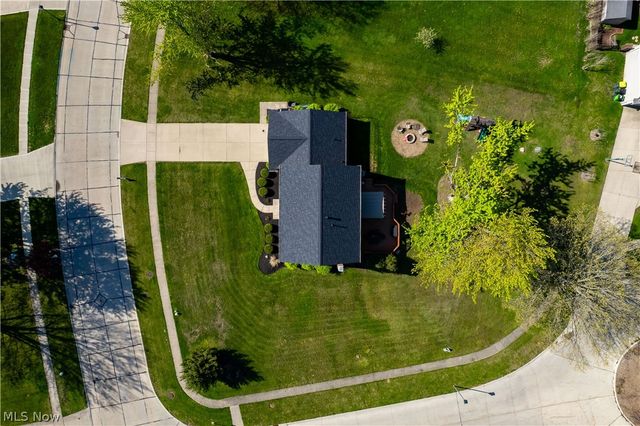 718 Wedgewood Drive, Avon Lake, OH 44012