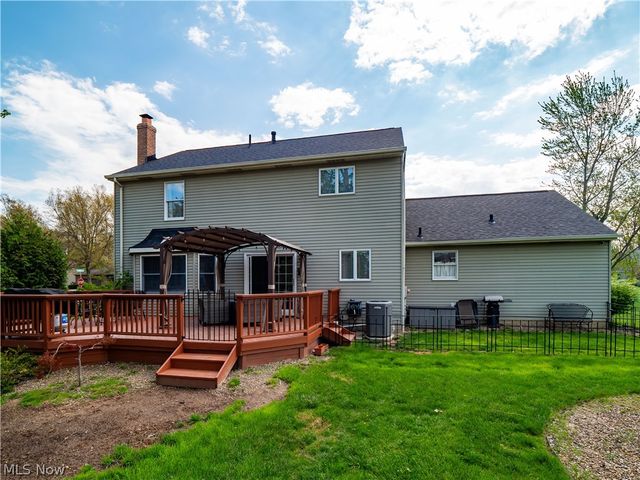 718 Wedgewood Drive, Avon Lake, OH 44012