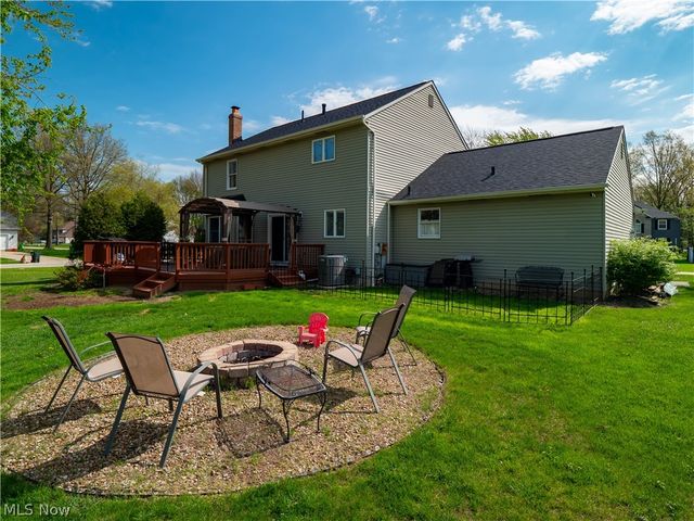 718 Wedgewood Drive, Avon Lake, OH 44012