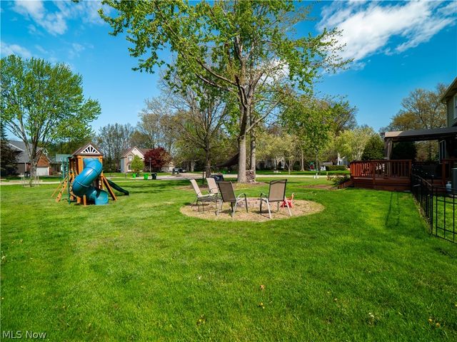 718 Wedgewood Drive, Avon Lake, OH 44012
