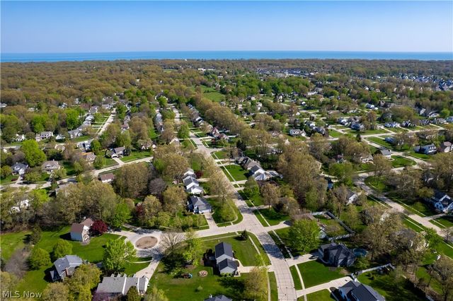 718 Wedgewood Drive, Avon Lake, OH 44012
