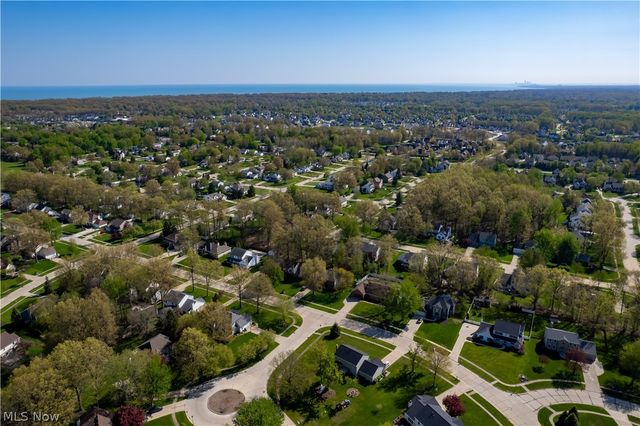 718 Wedgewood Drive, Avon Lake, OH 44012