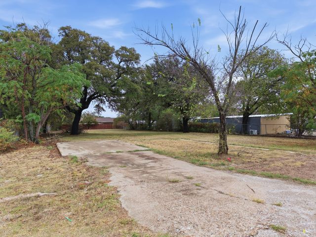 1506 W Bankhead Highway, Weatherford, TX 76086