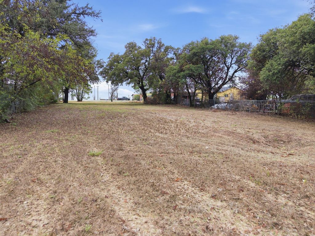 1506 W Bankhead Highway, Weatherford, TX 76086