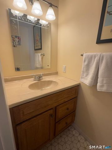 602 Longfellow Drive 602, Branford, CT 06405