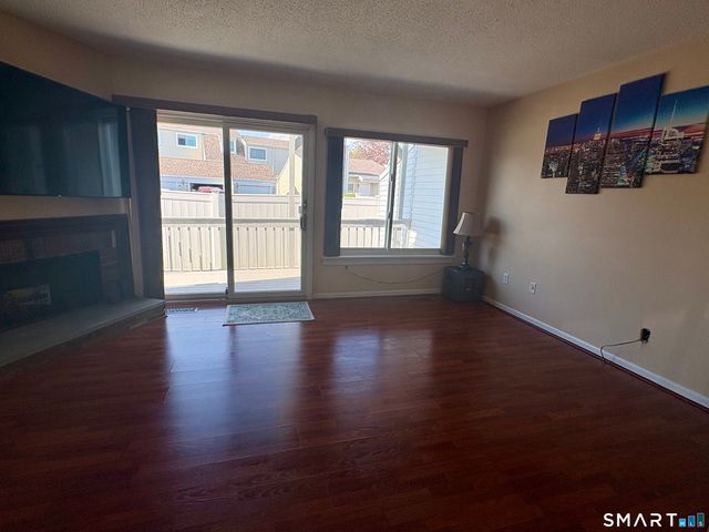 602 Longfellow Drive 602, Branford, CT 06405