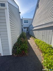 602 Longfellow Drive 602, Branford, CT 06405