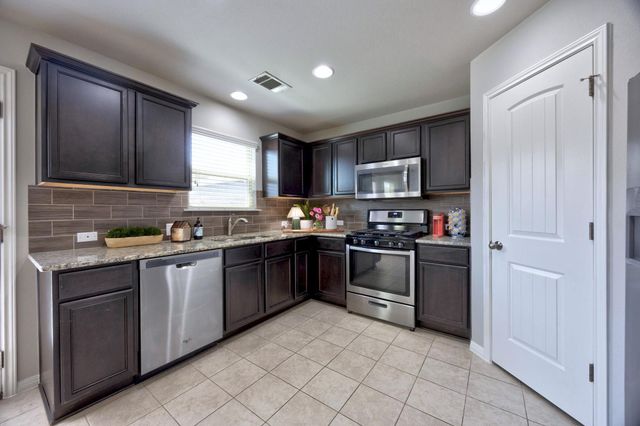 444 S Brook DR, Leander, TX 78641