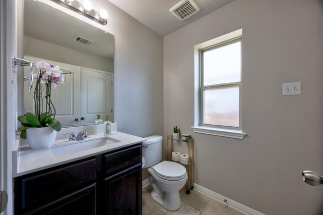 444 S Brook DR, Leander, TX 78641