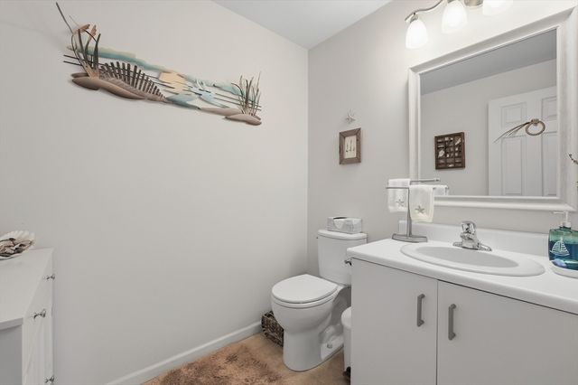 35 Santuit Pond Way 4A, Mashpee, MA 02649