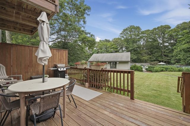 35 Santuit Pond Way 4A, Mashpee, MA 02649