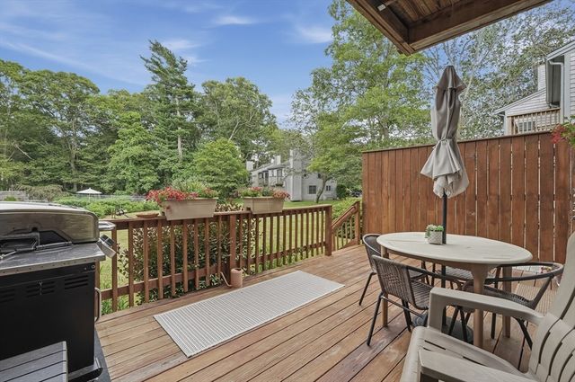 35 Santuit Pond Way 4A, Mashpee, MA 02649