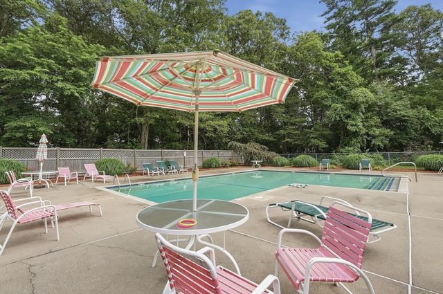 35 Santuit Pond Way 4A, Mashpee, MA 02649