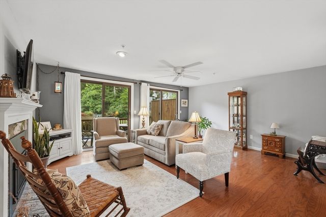 35 Santuit Pond Way 4A, Mashpee, MA 02649