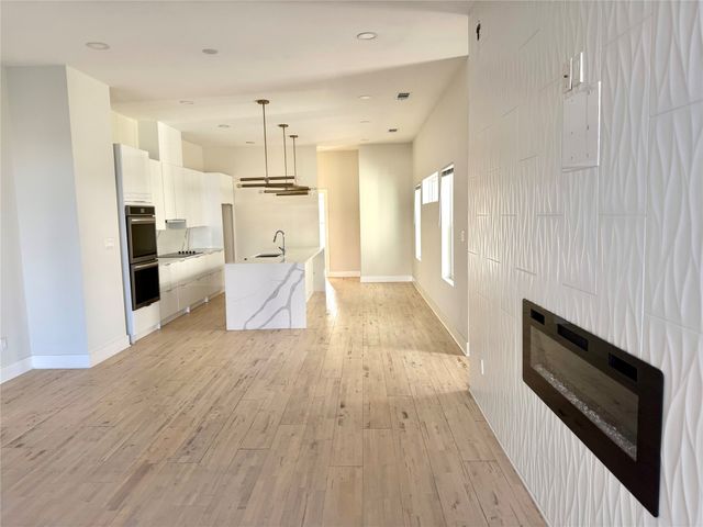 2419 Crossman Avenue, Dallas, TX 75212