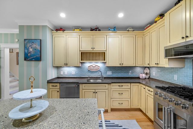 19 Thermos Avenue 7, Norwich, CT 06360