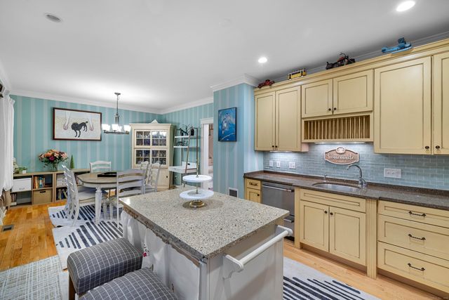 19 Thermos Avenue 7, Norwich, CT 06360