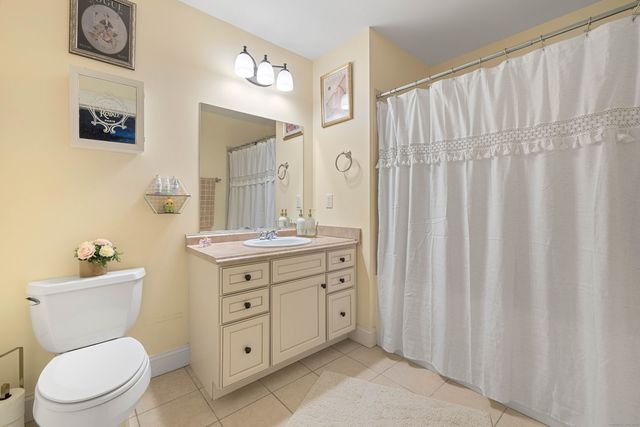 19 Thermos Avenue 7, Norwich, CT 06360