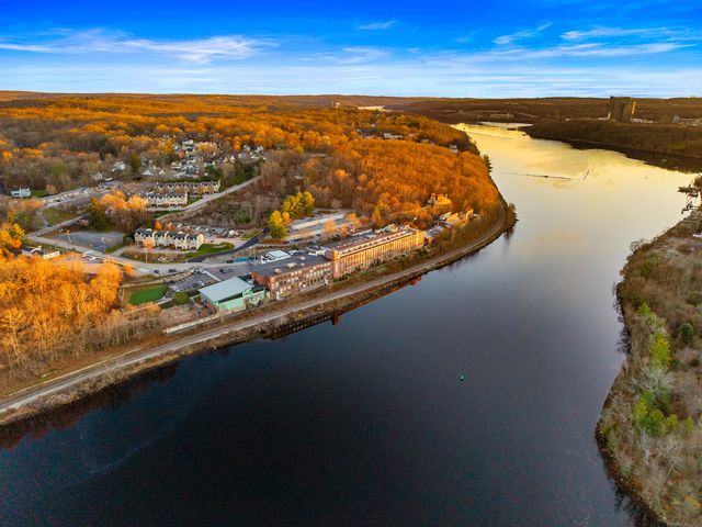 19 Thermos Avenue 7, Norwich, CT 06360