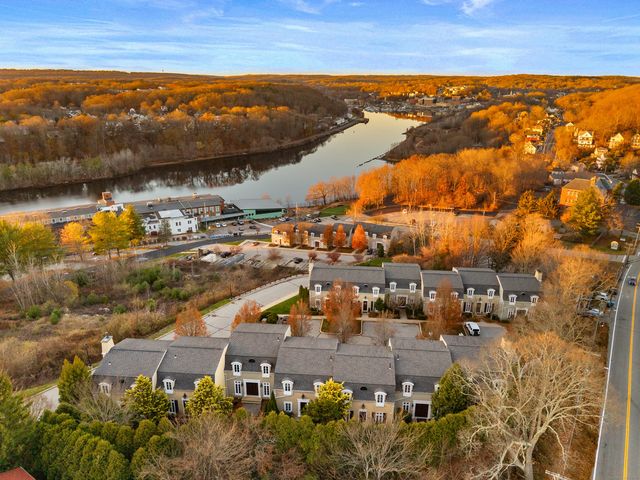 19 Thermos Avenue 7, Norwich, CT 06360