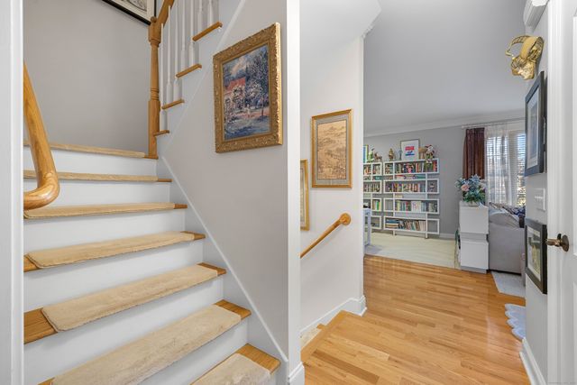 19 Thermos Avenue 7, Norwich, CT 06360