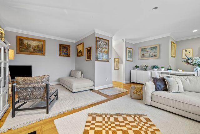 19 Thermos Avenue 7, Norwich, CT 06360