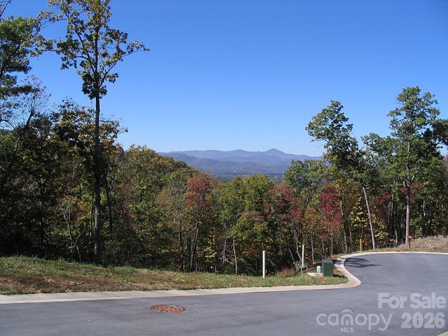 101 Wood Owl Court, Hendersonville, NC 28791