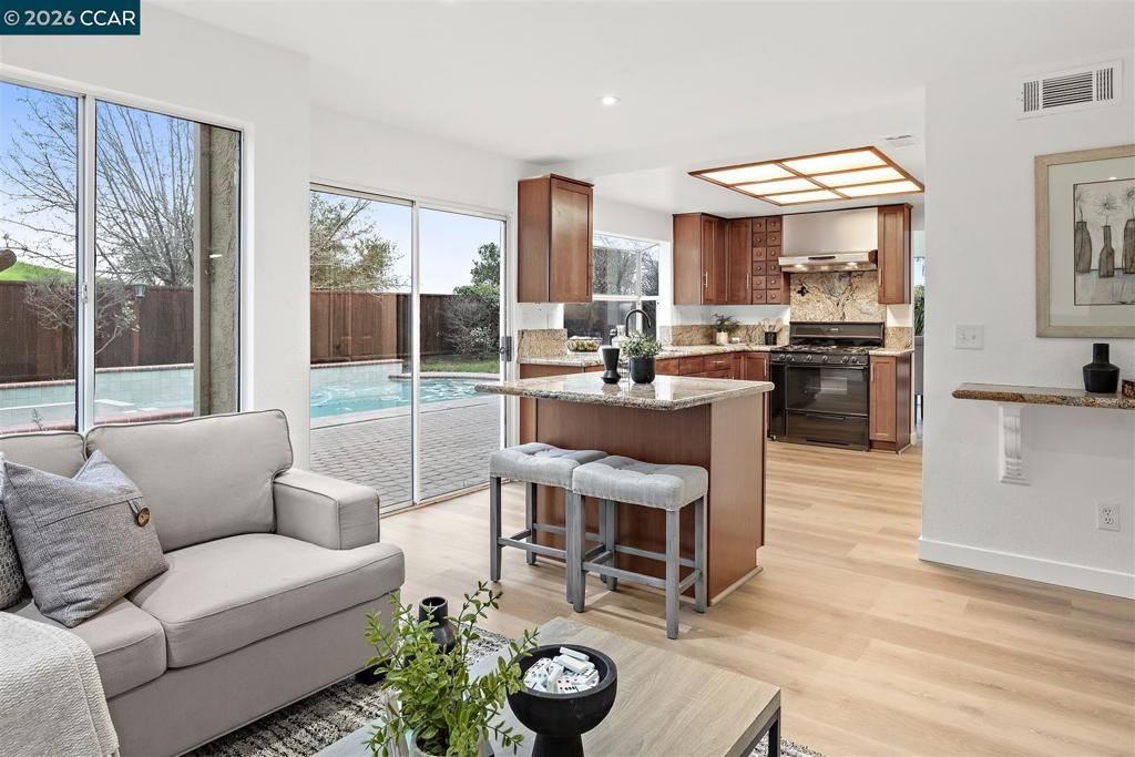 Image 19 of property listing at 5104 5104 Carriage Way, Antioch, CA 94531