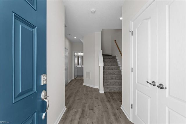 178 Freeman DR, Hampton, VA 23666