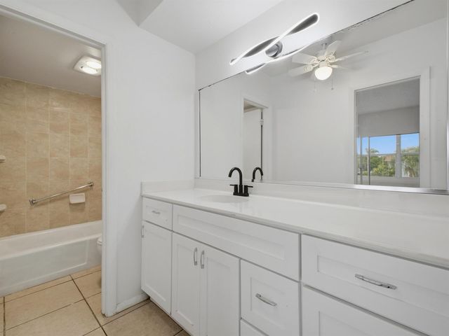 6289 Lear Drive 206, Lake Worth, FL 33462