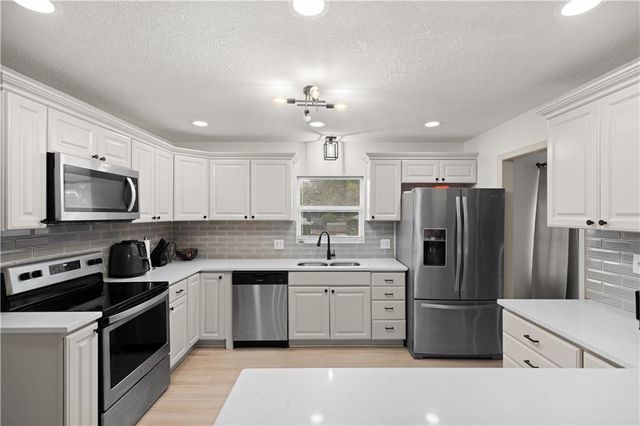 2914 N 79th Terrace, Kansas City, KS 66109