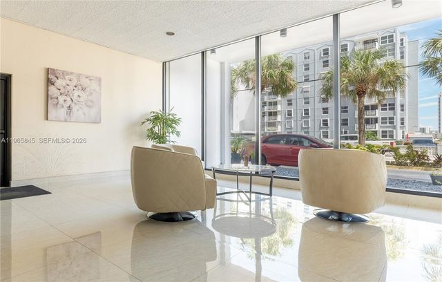 427 Golden Isles Dr 16F, Hallandale Beach, FL 33009