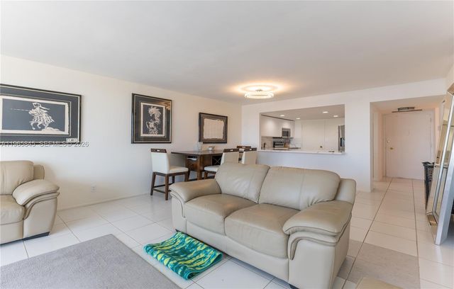 427 Golden Isles Dr 16F, Hallandale Beach, FL 33009