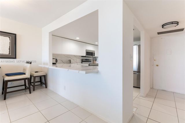 427 Golden Isles Dr 16F, Hallandale Beach, FL 33009