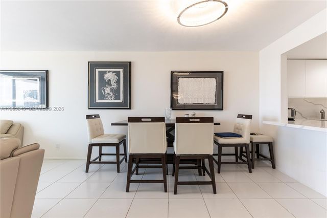 427 Golden Isles Dr 16F, Hallandale Beach, FL 33009