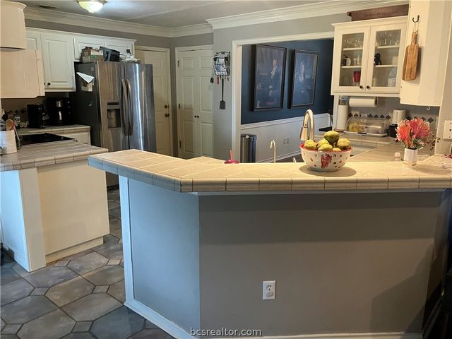5660 Falling Water, Bryan, TX 77808