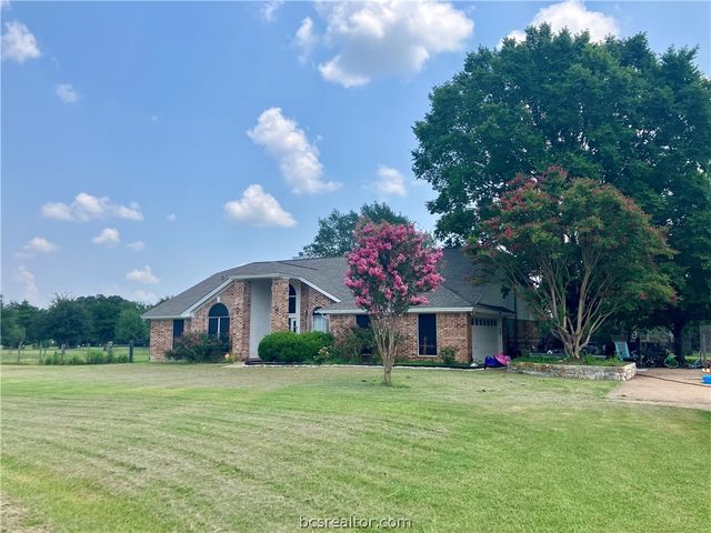 5660 Falling Water, Bryan, TX 77808