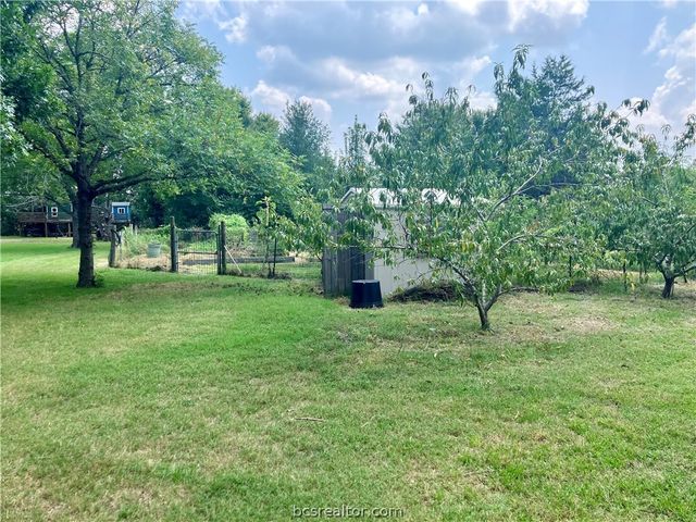 5660 Falling Water, Bryan, TX 77808