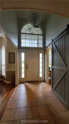 5660 Falling Water, Bryan, TX 77808