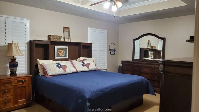 5660 Falling Water, Bryan, TX 77808