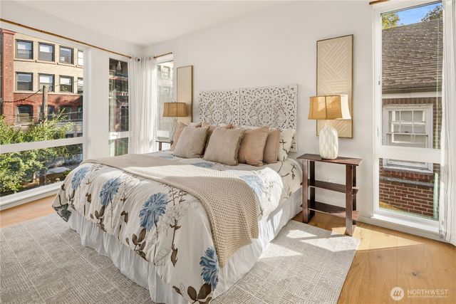 627 13th Avenue E, Seattle, WA 98102