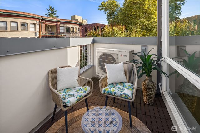 627 13th Avenue E, Seattle, WA 98102