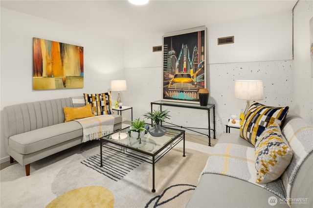 627 13th Avenue E, Seattle, WA 98102