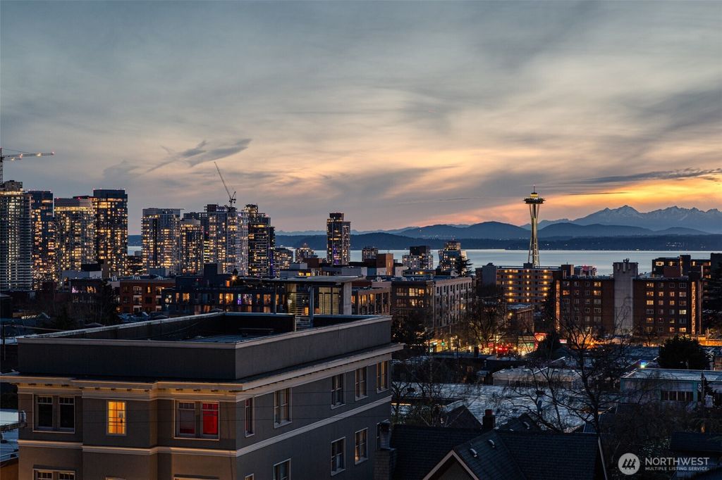 627 13th Avenue E, Seattle, WA 98102