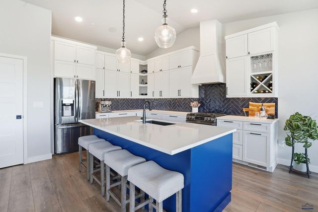 5924 CLOUD PEAK DR, Rapid City, SD 57702