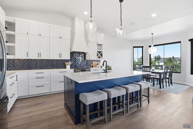 5924 CLOUD PEAK DR, Rapid City, SD 57702