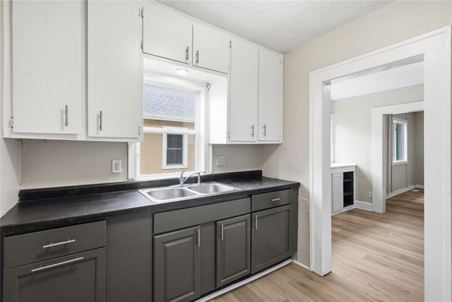 3915 3rd Street, Des Moines, IA 50313