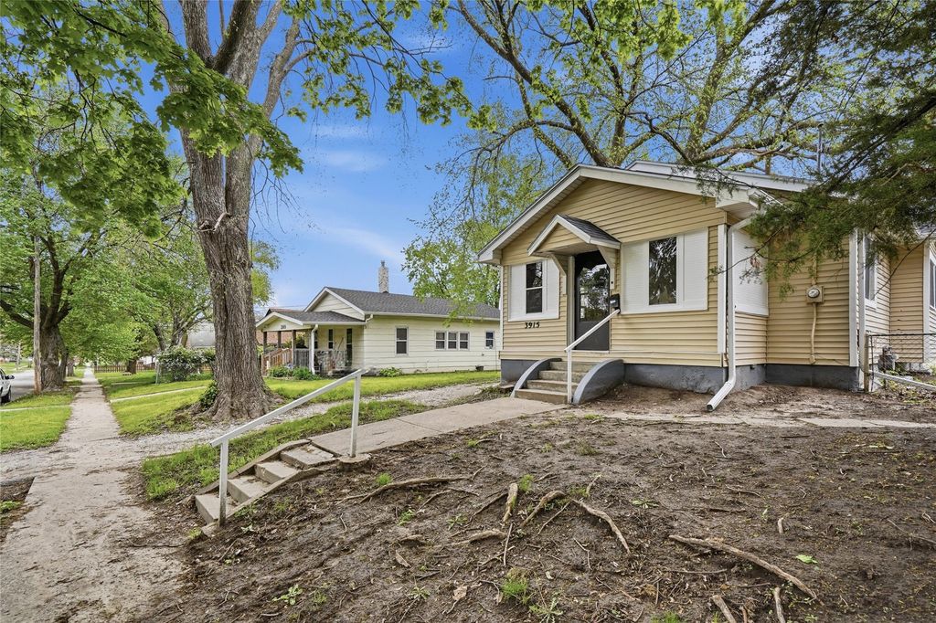 3915 3rd Street, Des Moines, IA 50313