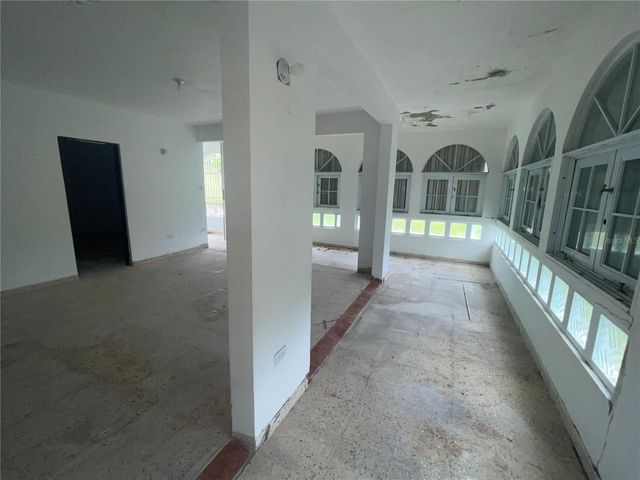 143 143, Barranquitas, PR 00794