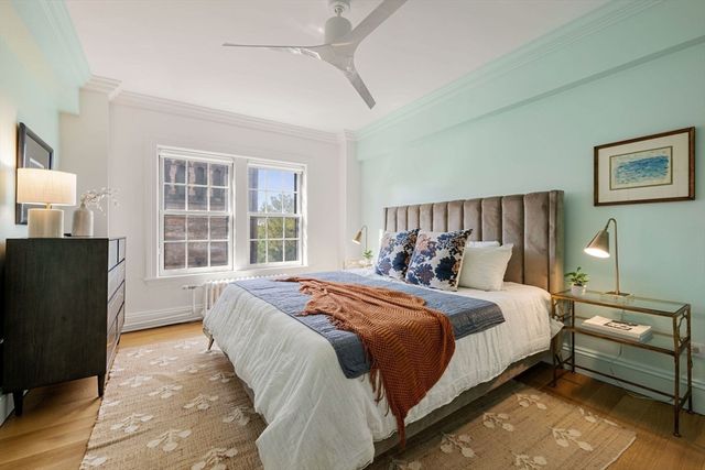 90 Commonwealth Avenue 18, Boston, MA 02116